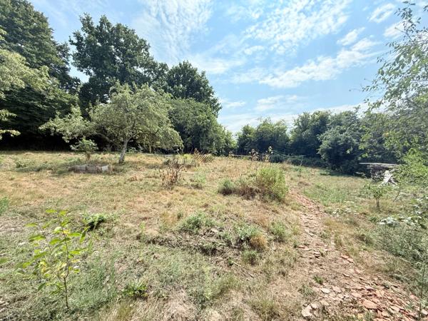 EN EXCLUSIVITE Longère en pierre 90m², sur terrain de 2379m² 69 990 €