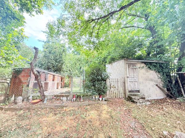 EN EXCLUSIVITE Longère en pierre 90m², sur terrain de 2379m² 69 990 €
