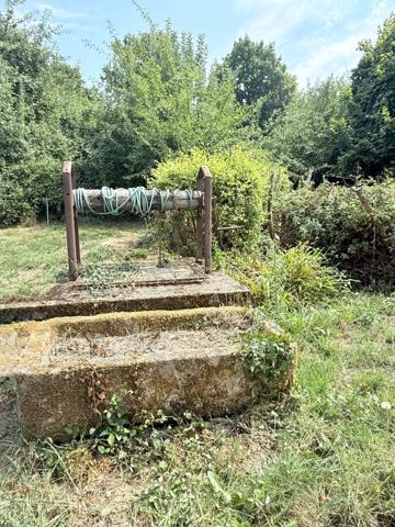 EN EXCLUSIVITE Longère en pierre 90m², sur terrain de 2379m² 69 990 €