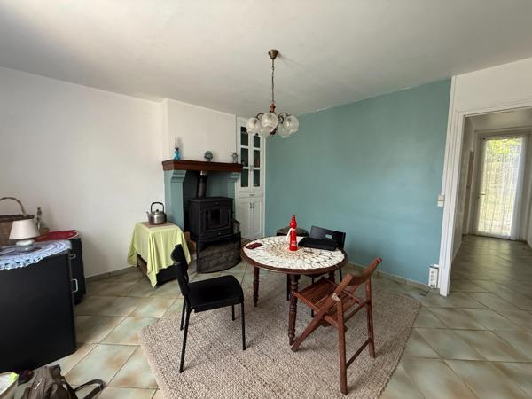 EN EXCLUSIVITE Longère en pierre 90m², sur terrain de 2379m² 69 990 €