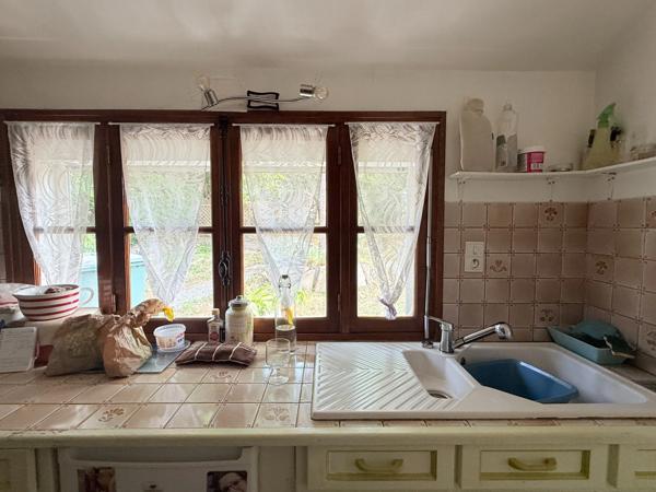 EN EXCLUSIVITE Longère en pierre 90m², sur terrain de 2379m² 69 990 €