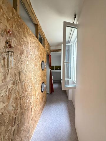EN EXCLUSIVITE Longère en pierre 90m², sur terrain de 2379m² 69 990 €