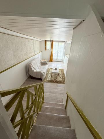EN EXCLUSIVITE Longère en pierre 90m², sur terrain de 2379m² 69 990 €