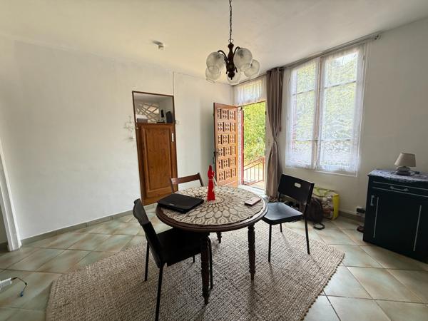 EN EXCLUSIVITE Longère en pierre 90m², sur terrain de 2379m² 69 990 €
