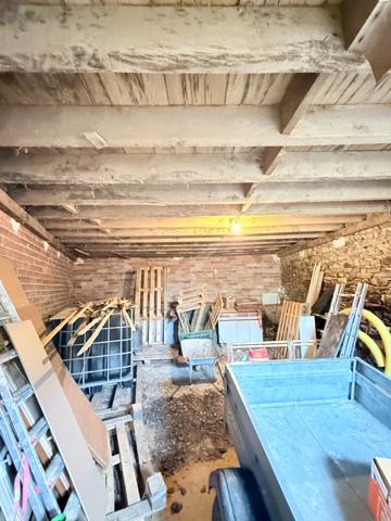 EN EXCLUSIVITE Longère en pierre 90m², sur terrain de 2379m² 69 990 €
