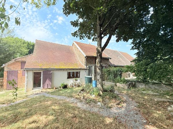 EN EXCLUSIVITE Longère en pierre 90m², sur terrain de 2379m² 69 990 €