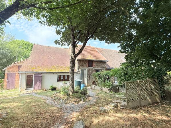EN EXCLUSIVITE Longère en pierre 90m², sur terrain de 2379m² 69 990 €