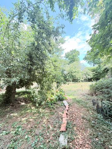 EN EXCLUSIVITE Longère en pierre 90m², sur terrain de 2379m² 69 990 €