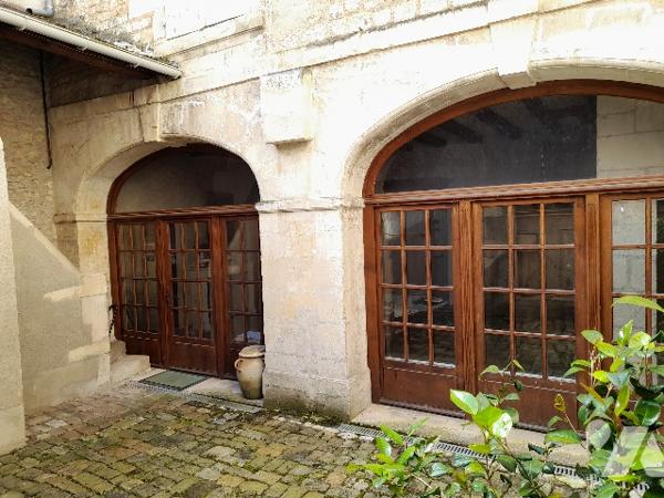 POITIERS - Centre-ville-  Ancien relais postal du 18ème siècle