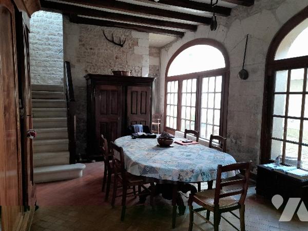 POITIERS - Centre-ville-  Ancien relais postal du 18ème siècle