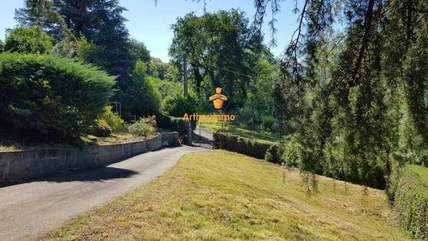 Vente                                                      Maison
                        
                     5 pièces                      122 m2                     à Lourdes
