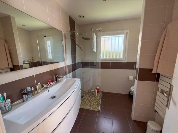 Maison familiale 162m2 avec piscine et 5 chambres