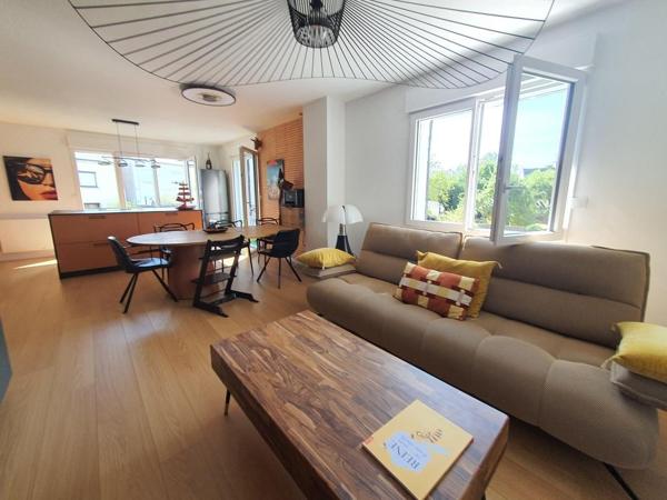 LANESTER : Maison non mitoyenne entièrement rénovée