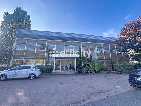 Local Commercial
        
        - 980 m² 1 272 000 €*