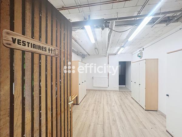 Local Commercial
        
        - 980 m² 1 272 000 €*