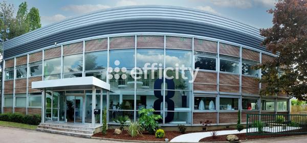 Local Commercial
        
        - 980 m² 1 272 000 €*