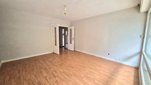 appartement 2 piÈces lorient – le ter – parking privatif