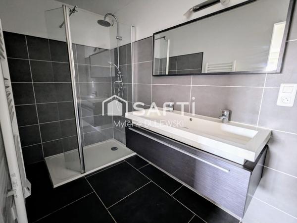 Appartement sur les quais avec grande terrasse