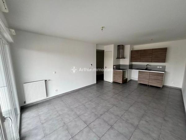 Vente                                                      Appartement
                        
                     3 pièces                      57 m2                     à Saint-Cergues