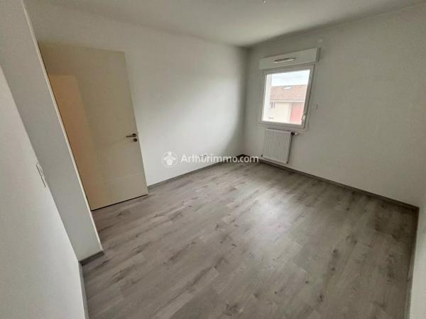 Vente                                                      Appartement
                        
                     3 pièces                      57 m2                     à Saint-Cergues