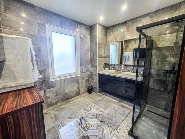 Maison d architecte de 225,32 m²