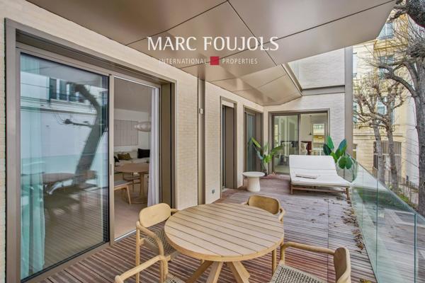 Paris VIII Faubourg Saint Honoré : appartement de 94 m² avec sa terrasse de 24 m²