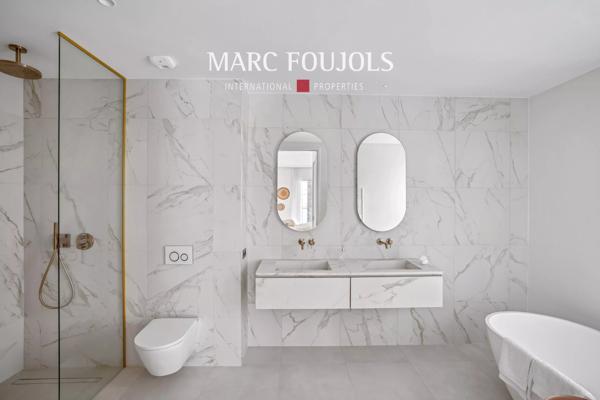 Paris VIII Faubourg Saint Honoré : appartement de 94 m² avec sa terrasse de 24 m²