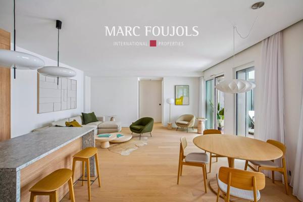 Paris VIII Faubourg Saint Honoré : appartement de 94 m² avec sa terrasse de 24 m²