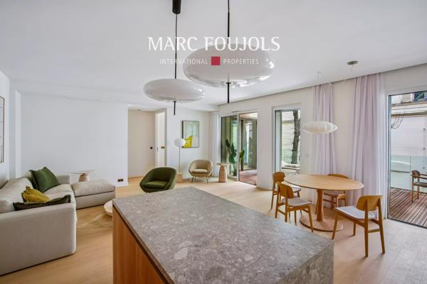 Paris VIII Faubourg Saint Honoré : appartement de 94 m² avec sa terrasse de 24 m²