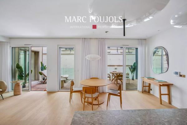 Paris VIII Faubourg Saint Honoré : appartement de 94 m² avec sa terrasse de 24 m²