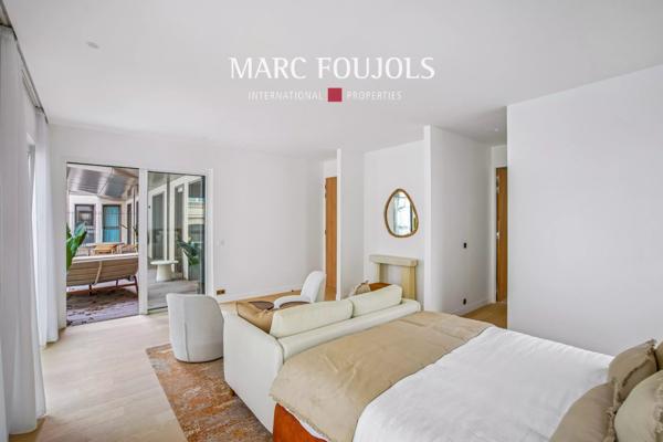 Paris VIII Faubourg Saint Honoré : appartement de 94 m² avec sa terrasse de 24 m²