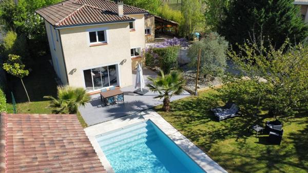 Maison Merville 6 pièce(s) 148 m2 sur 1120 m² de terrain avec piscine chauffée et garage