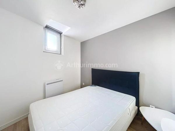 Vente                                                      Appartement
                        
                     2 pièces                      23 m2                     à Clermont-Ferrand