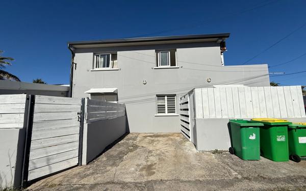 Immeuble à vendre    7 pièces •  Saint-Pierre