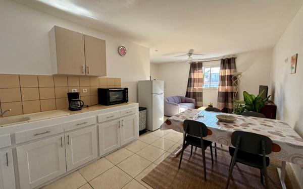 Immeuble à vendre    7 pièces •  Saint-Pierre