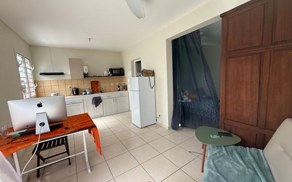 Immeuble à vendre    7 pièces •  Saint-Pierre