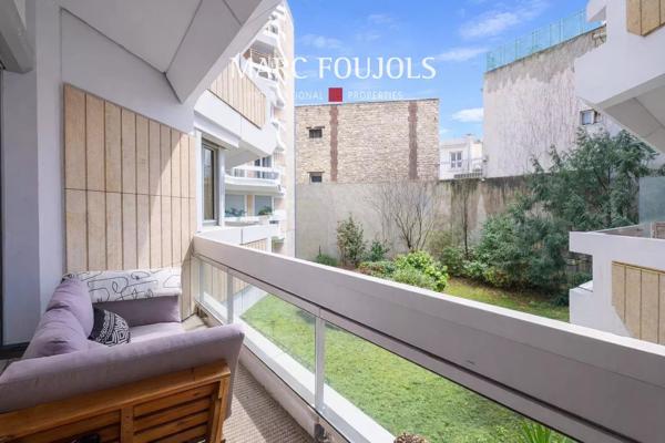 NEUILLY SUR SEINE. 3 pièces de 77m² avec balcons