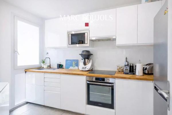 NEUILLY SUR SEINE. 3 pièces de 77m² avec balcons