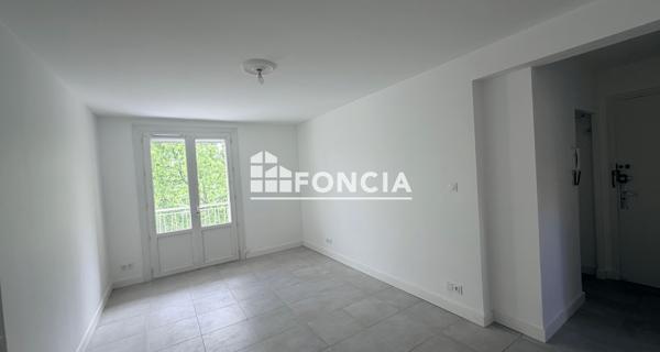 Location Appartement 4 pièces 64 m² - Roanne 42300