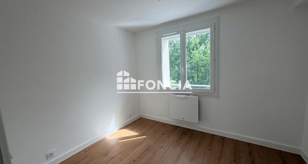 Location Appartement 4 pièces 64 m² - Roanne 42300