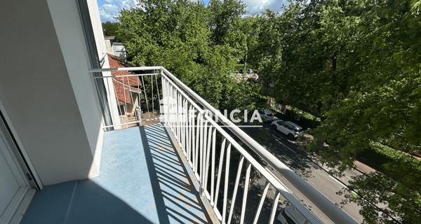 Location Appartement 4 pièces 64 m² - Roanne 42300
