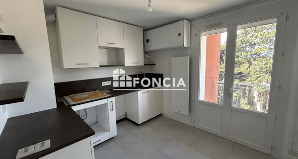 Location Appartement 4 pièces 64 m² - Roanne 42300