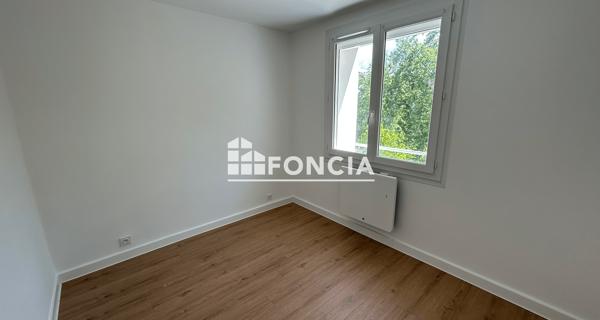 Location Appartement 4 pièces 64 m² - Roanne 42300
