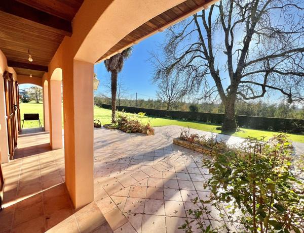 MAISON TRADITIONNELLE AVEC GRAND TERRAIN ET VUE PYRENEES
