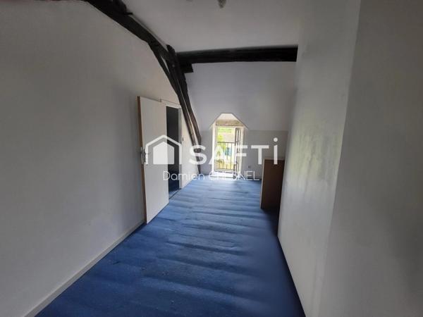 Maison de ville avec cour et dépendance