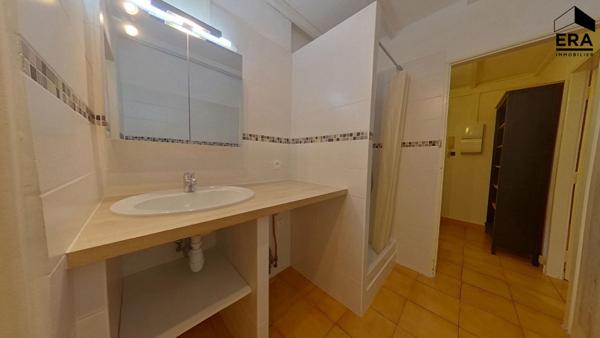 A LOUER - AIX EN PROVENCE - MAGNIFIQUE 1/2 PIECES AVEC PARKING