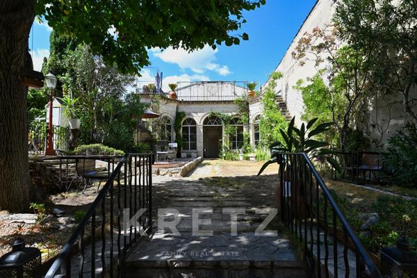 Demeure historique  avec piscine au coeur de Montpellier
