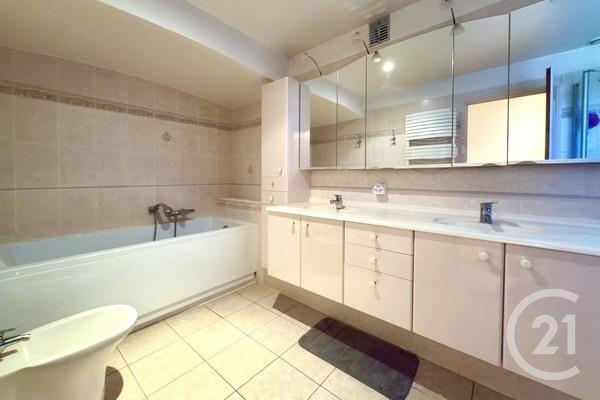 Maison à vendre  8 pièces - 209,49 m2 FREJUS - 83