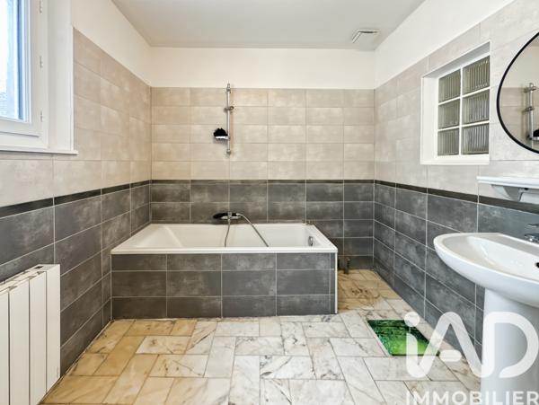 Maison à vendre 6 pièces 117,59 m² Villeneuve-sur-Yonne