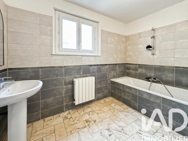 Maison à vendre 6 pièces 117,59 m² Villeneuve-sur-Yonne